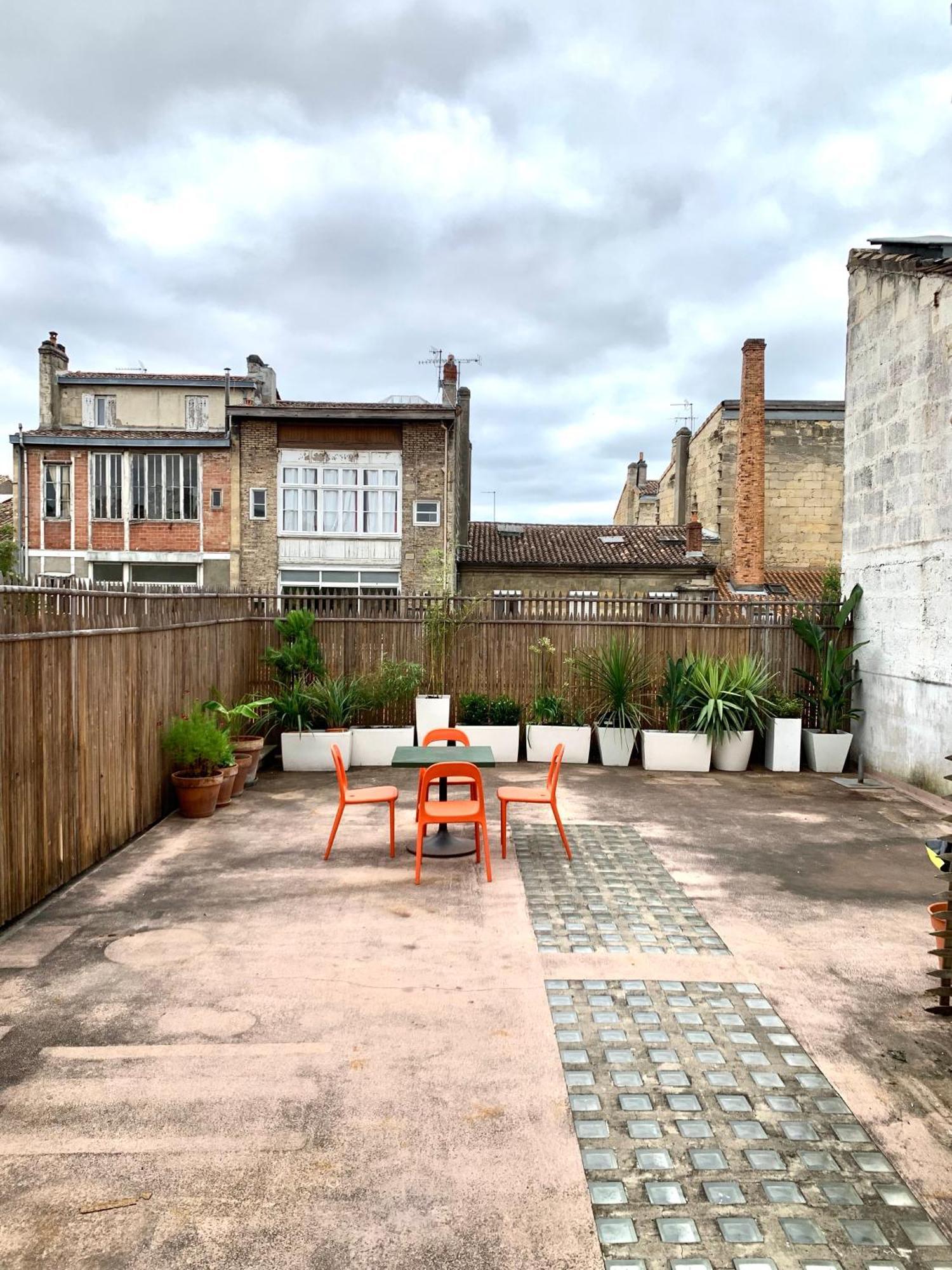 Apartamento Le Beaufleury Et Sa Terrasse A La Victoire Burdeos Exterior foto